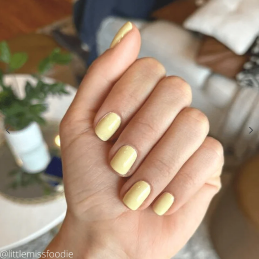 Yellow nail outlet polish