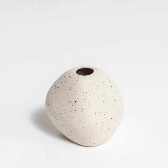 Pebble vase speckle